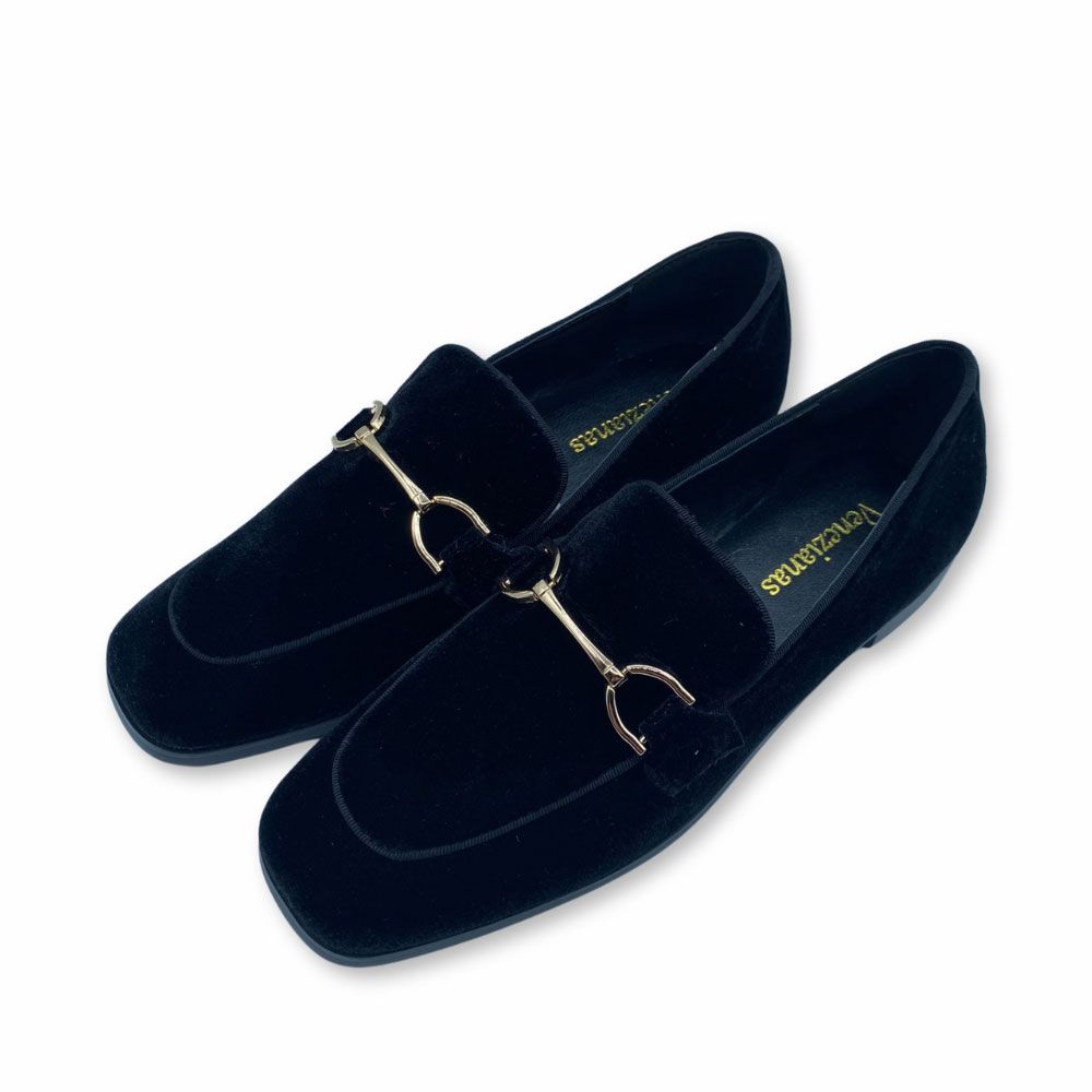 Nueva colección de mocasines de terciopelo de Venezianas disponible en Carmen Shoes. Zapatería online de Torrelavega.