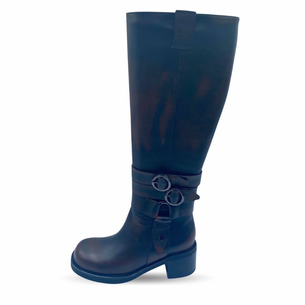 Botas altas Coz Data marrón oscuro de estilo motera de la nueva colección de Elvio Zanon.