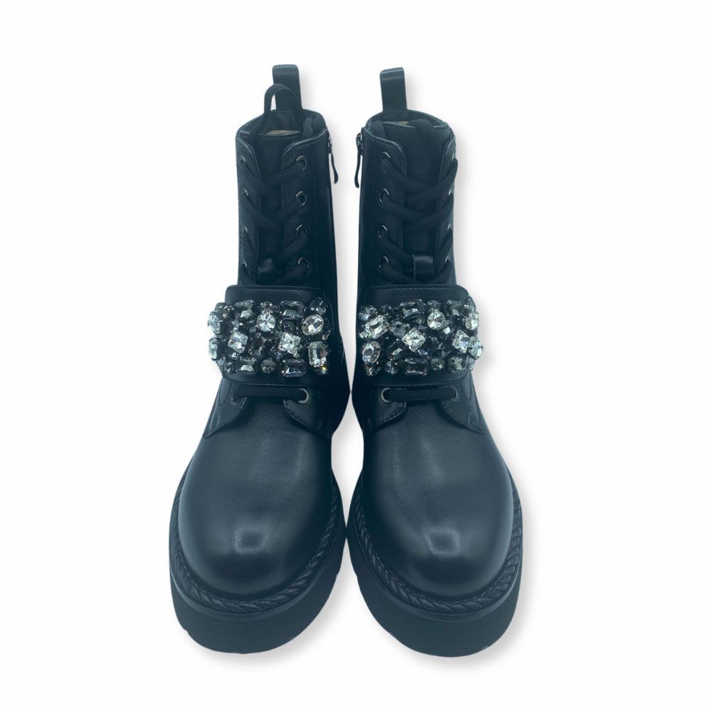 Botas militares con pedrería de Bruno Premi.