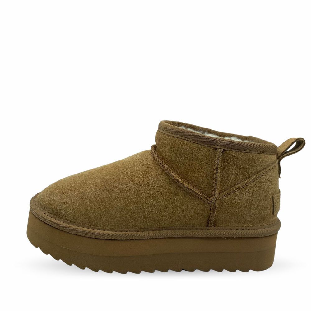 Bota corta ante marrón con plataforma de Colors of California.