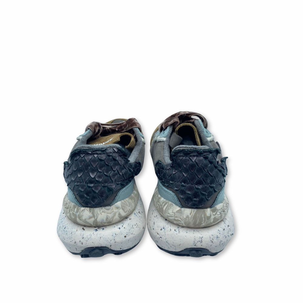 Trasera zapatillas Chacrona Metta Premium azul de Satorisan. Zapatillas Chacrona Metta Premium azul marino para mujer de Satorisan.