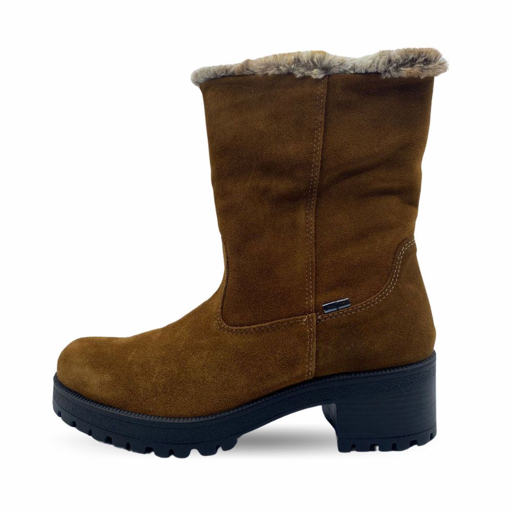 Botas de ante color marrón con pelo interior y suela track con tacón de bloque de la nueva colección de Imac para mujer.