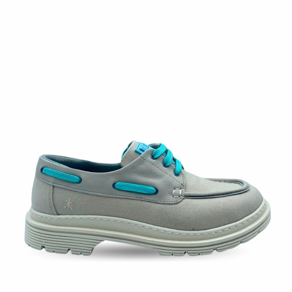 Náuticos lona color gris claro con cordones celeste de la nueva colección para hombre de Art Metropolitan Shoes.