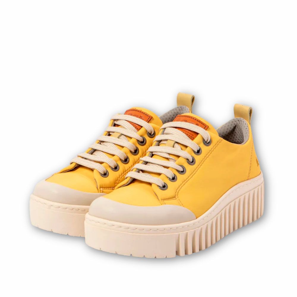Costado zapatillas plataforma Brighton nylon amarillo de Art. Zapatillas Brighton con plataforma en nylon amarillo y suela de goma rayada blanca de la nueva colección de Art.