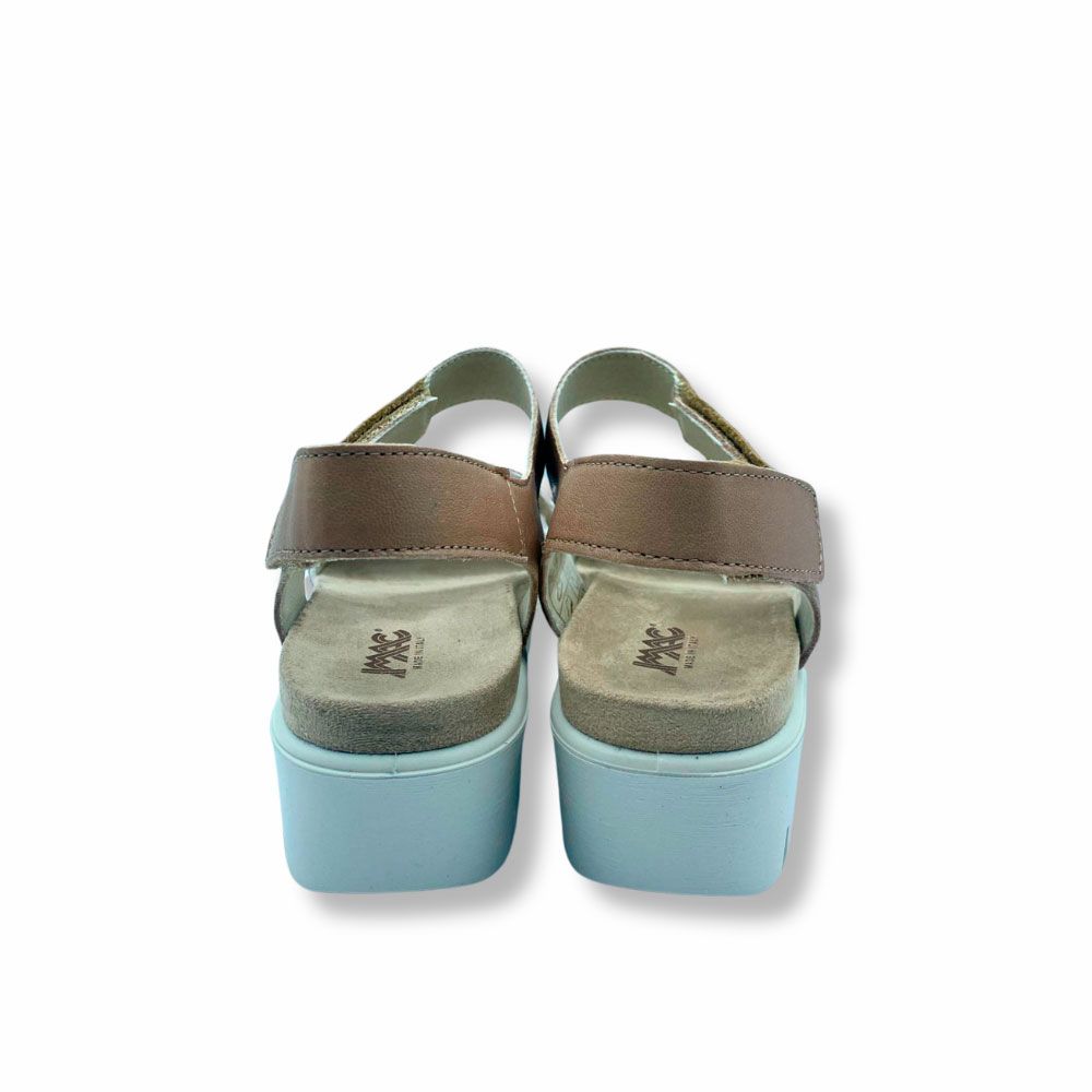 Sandalias piel y brillos con cierre de velcro, súper ligeras y cómodas para mujer de Imac.