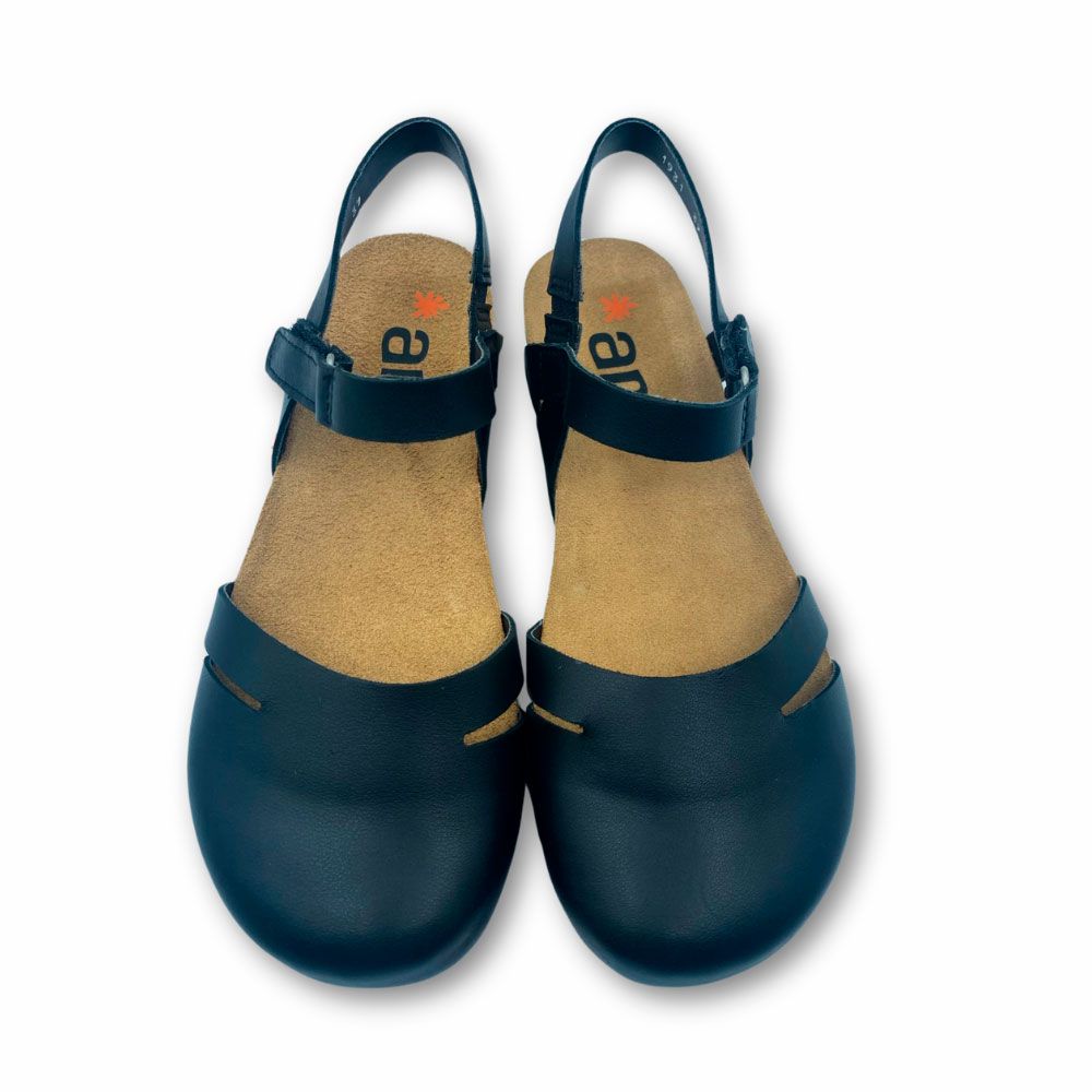 Zapatos negros con cuña y velcro de la nueva colección para mujer de Art.