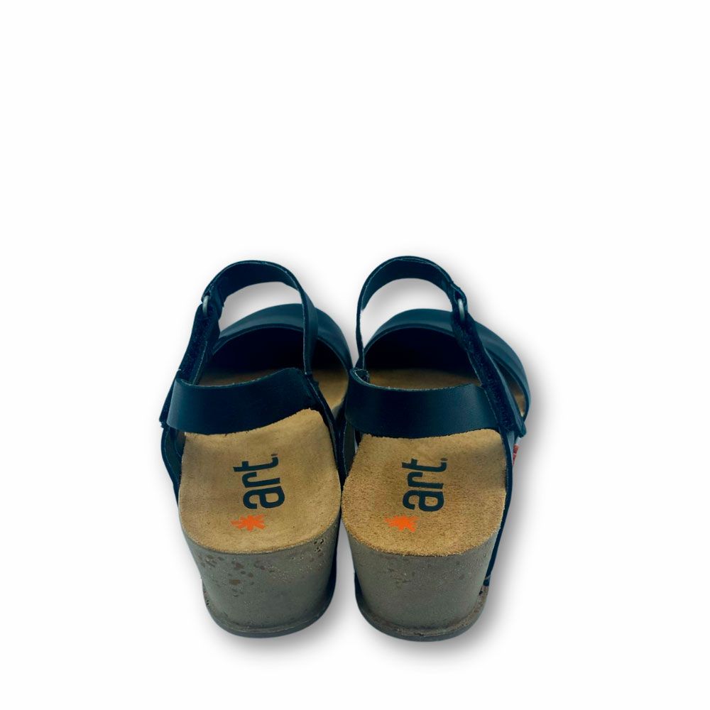 Zapatos negros con cuña y velcro de la nueva colección para mujer de Art.
