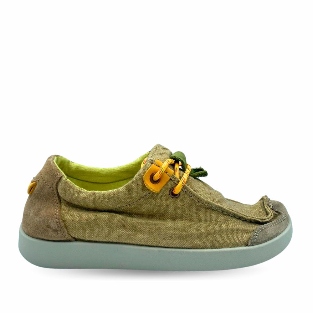 Mocasines casual Kwahu de lino color caqui de Satorisan para hombre.