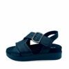 Sandalias cruzadas negras con hebilla y suela cuña ligera de Imac.