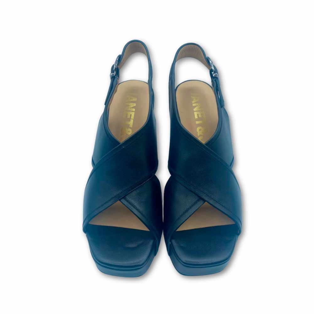 Sandalias negras cruzadas con plataforma y tacón bloque alto de Janet&Janet.