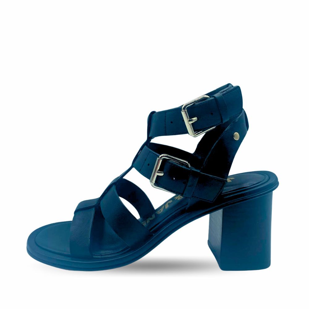 Sandalias negras romanas con tacón de Janet&Janet.