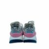 Sneakers rosa con fusión de tornasol en azul y dorado de la nueva colección de Exé para mujer.
