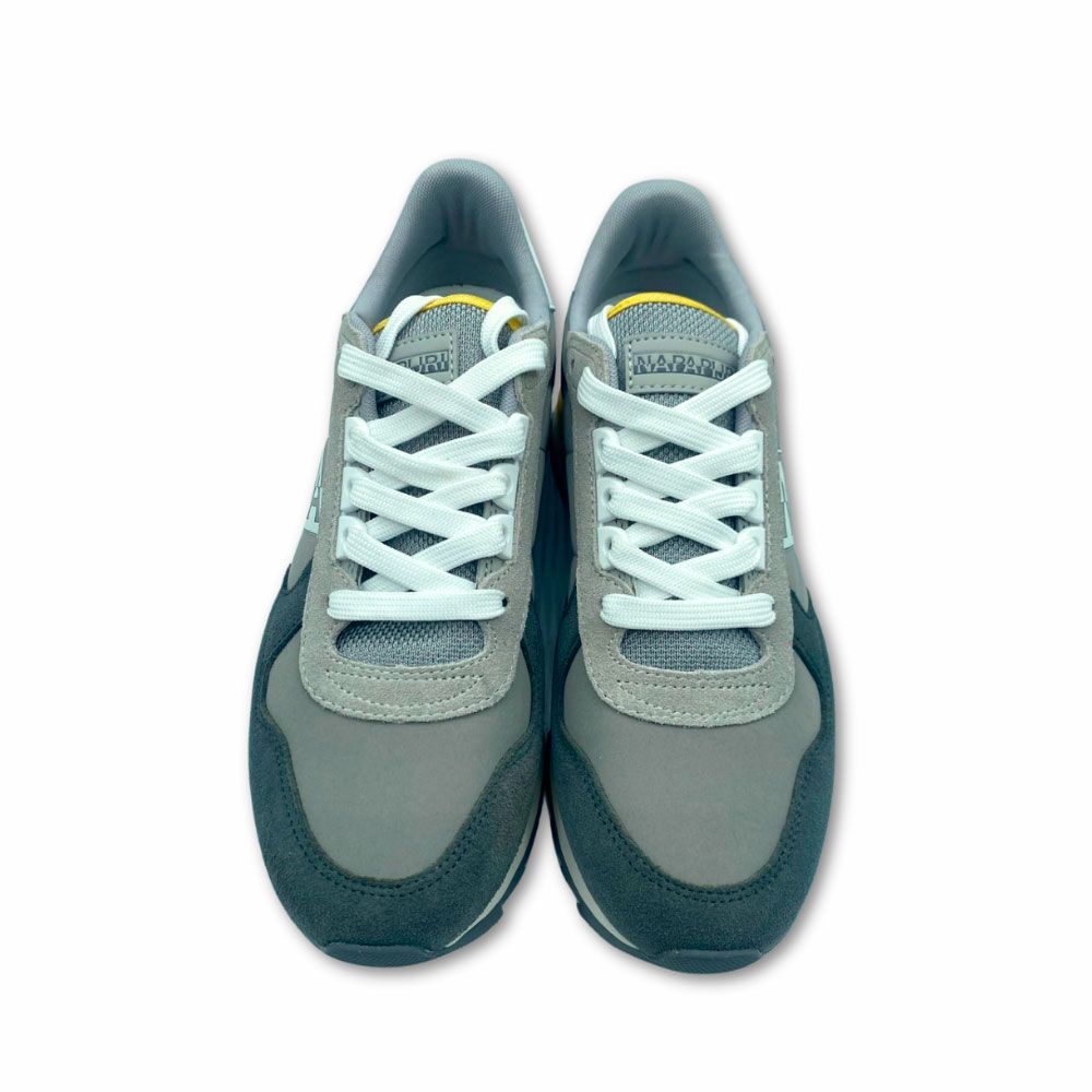 Zapatillas deportivas de piel color gris, cierre con cordones y suela de goma bicolor antideslizante de Napapijri.