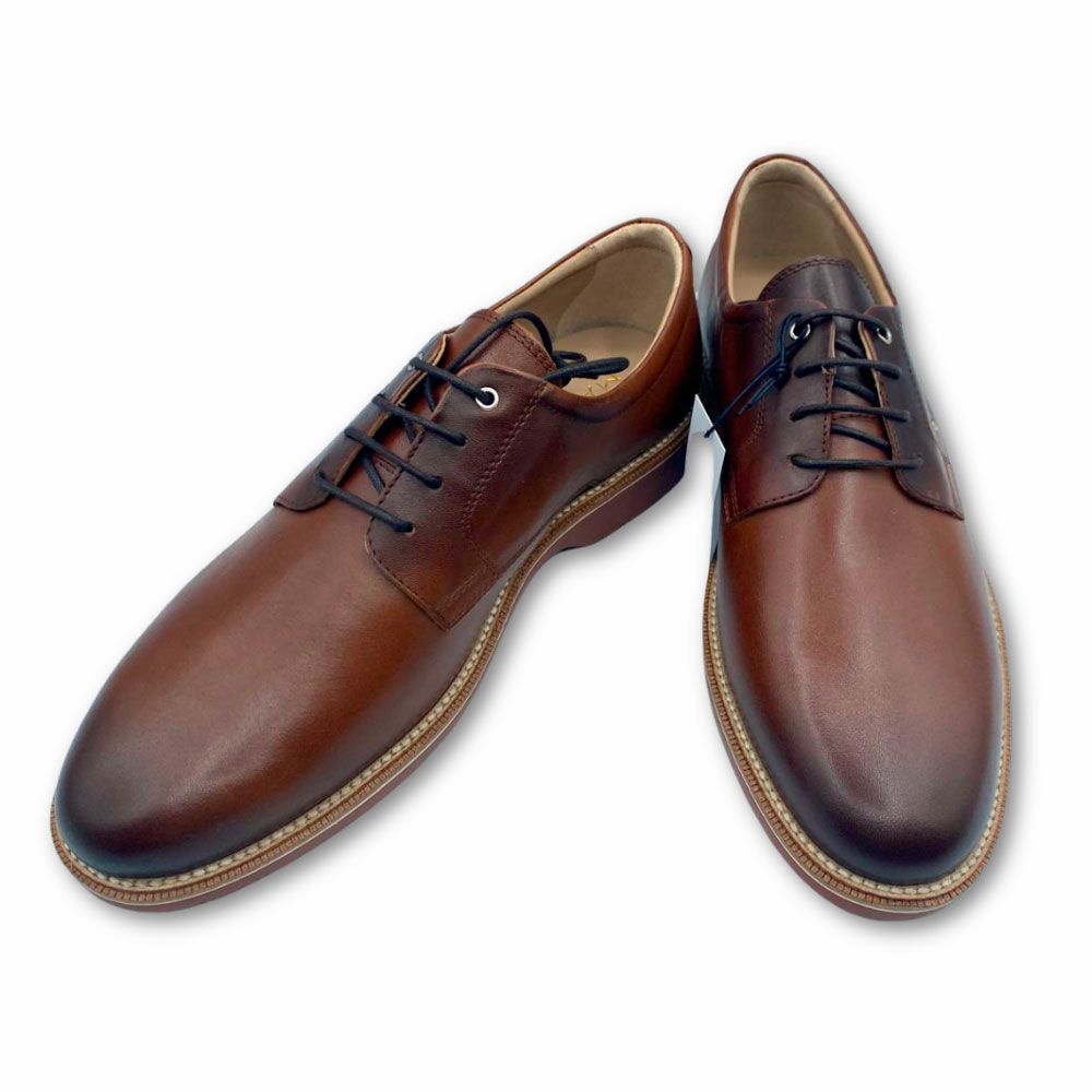 Zapatos cuero color marrón con cordones para hombre de la nueva colección de Martinelli.