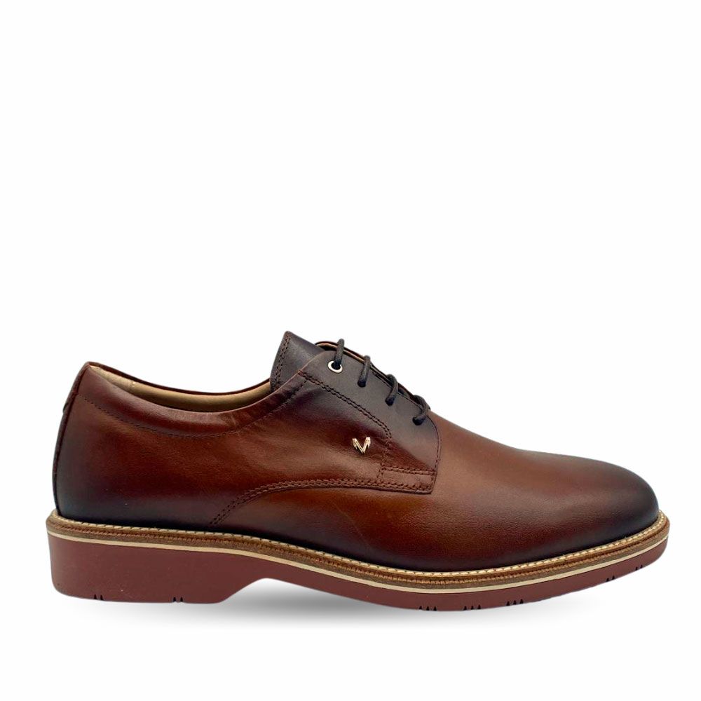 Zapatos cuero color marrón con cordones para hombre de la nueva colección de Martinelli.