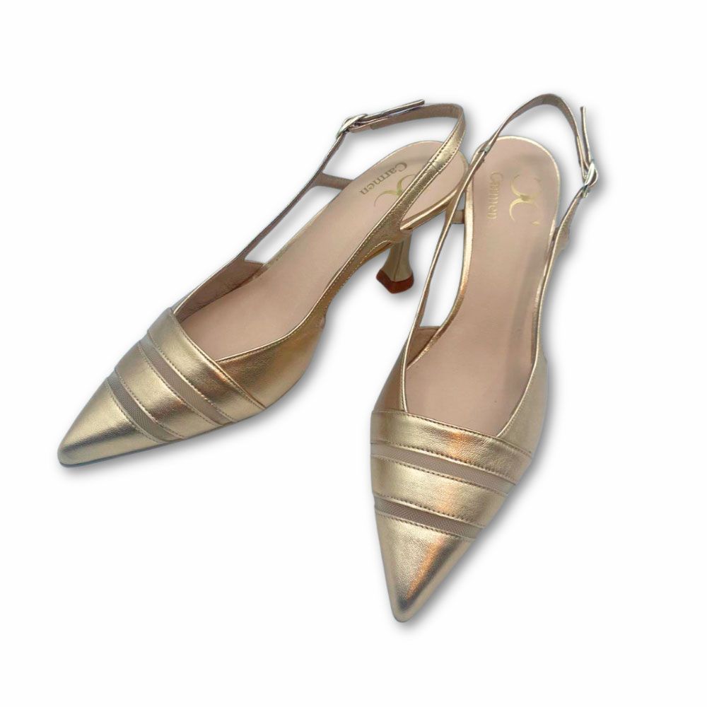 Zapatos de salón piel color dorado con tira al talón y tacón medio by Carmen.