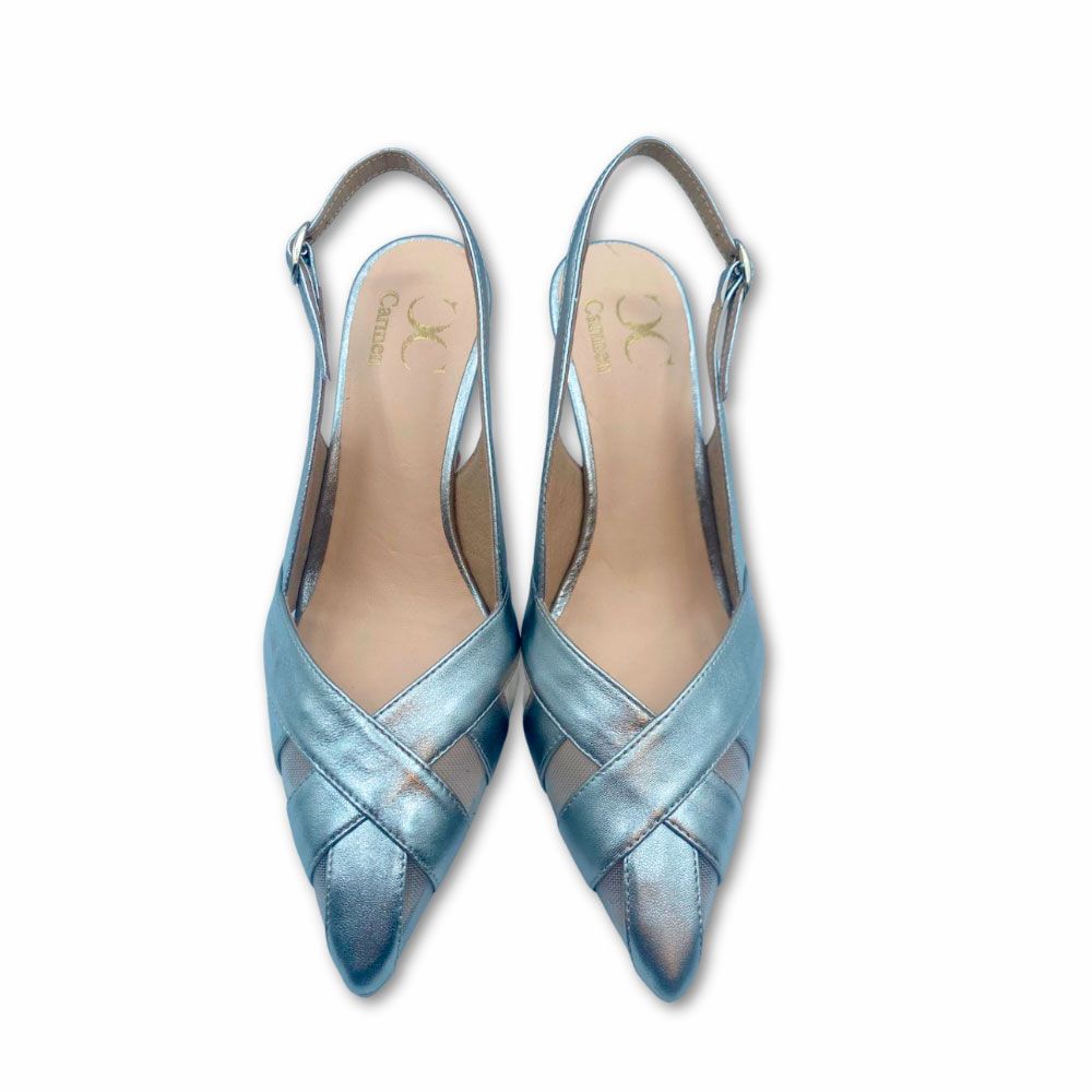 Zapatos de salón piel color gris plomo brillo con tira al talón y tacón medio by Carmen.