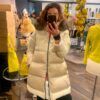 Abrigo plumífero Lorea fox color blanco roto de la nueva colección de Dichi.