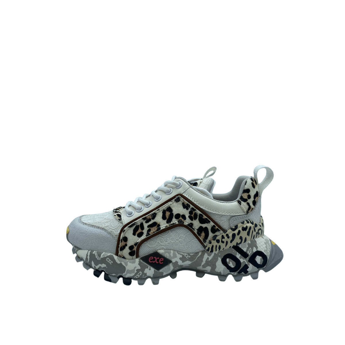 Sneakers en grabado blanco y ribeteado leopardo 035
