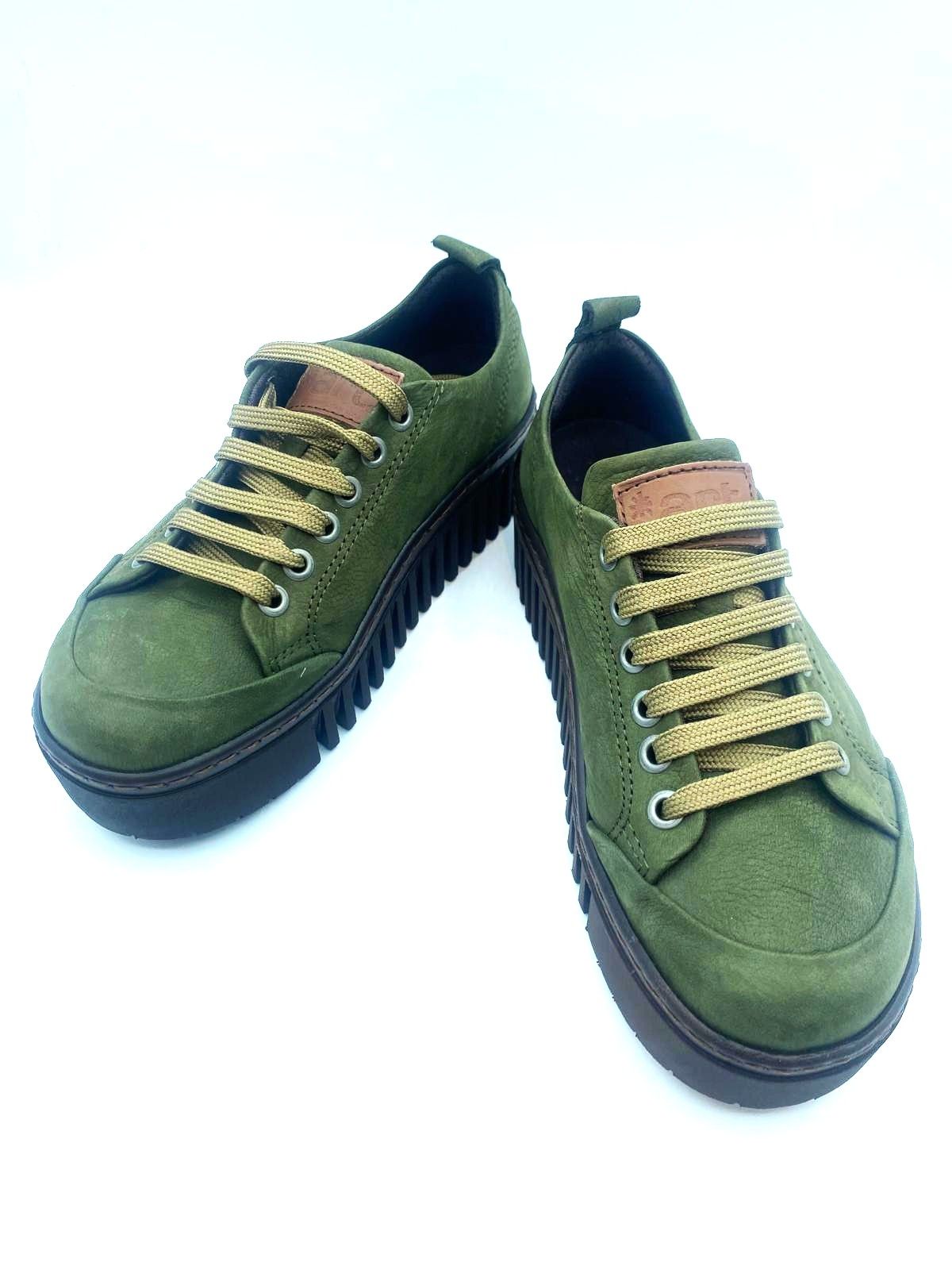 Zapato de cordón en piel nobuck - verde 0006