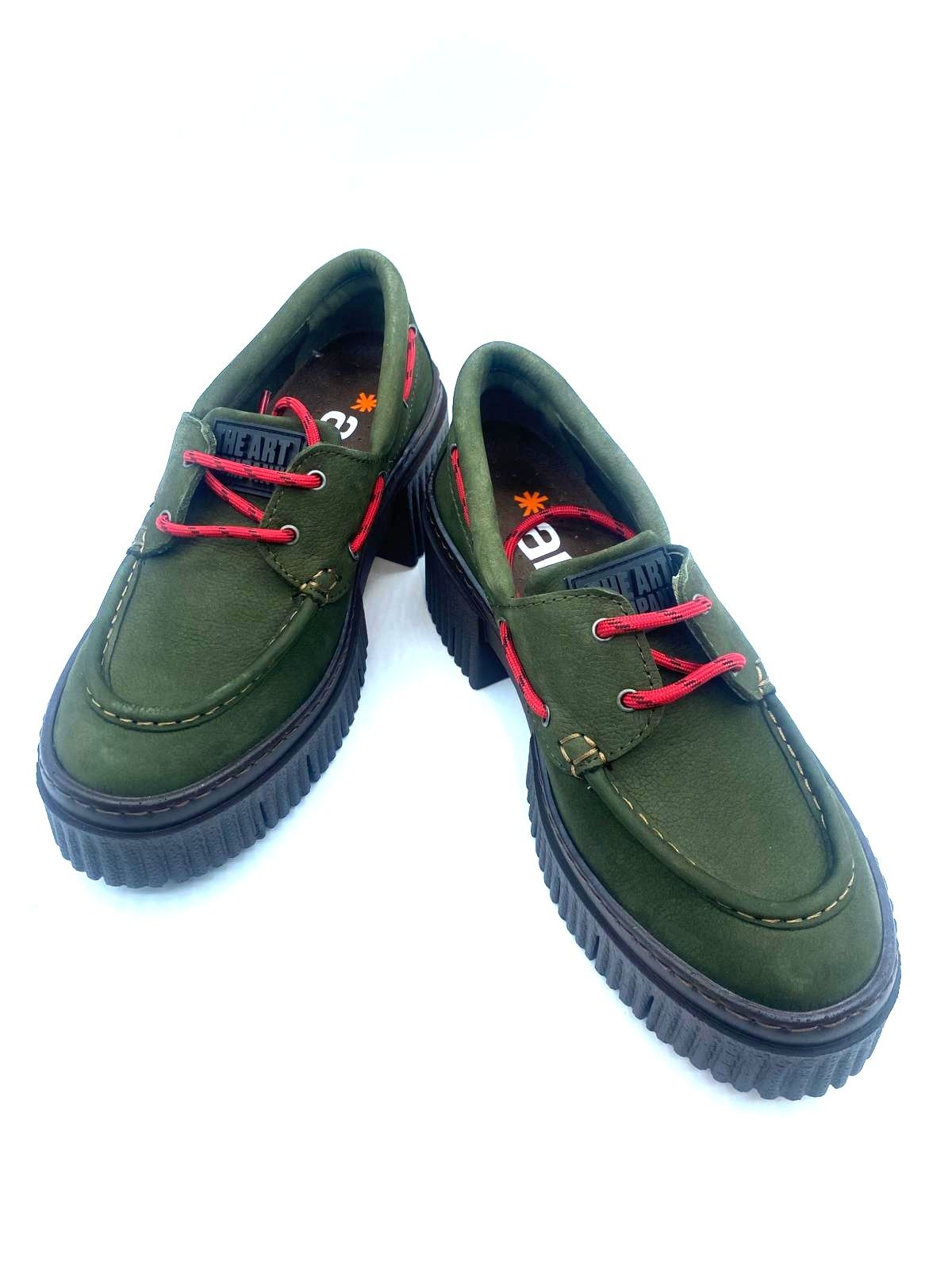 Zapato en cordon rojo con piel de nobuck - verde 0013