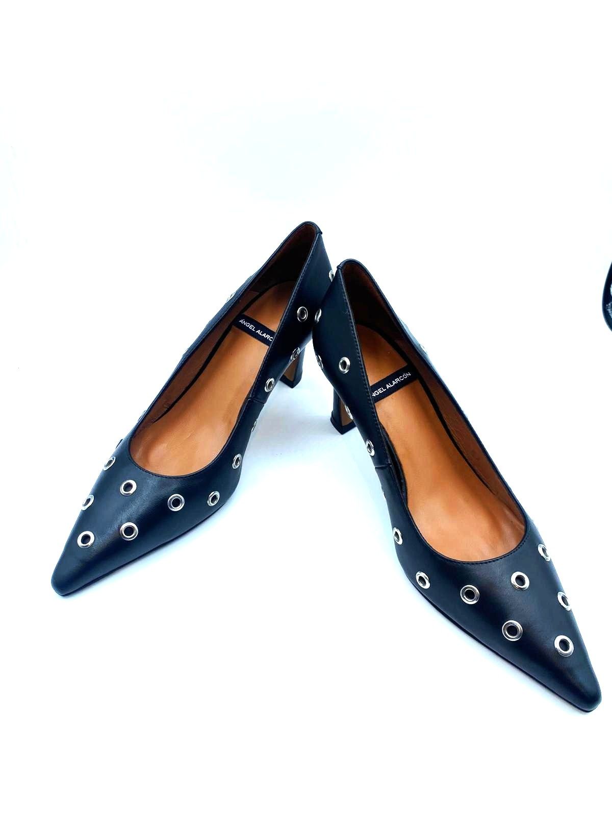 Zapatos tacón alto - Angel Halarcon negro con tachuelas en dorado 019