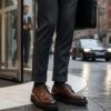 Outfit Zapato de hombre con cordones con grabado - marrón brandy