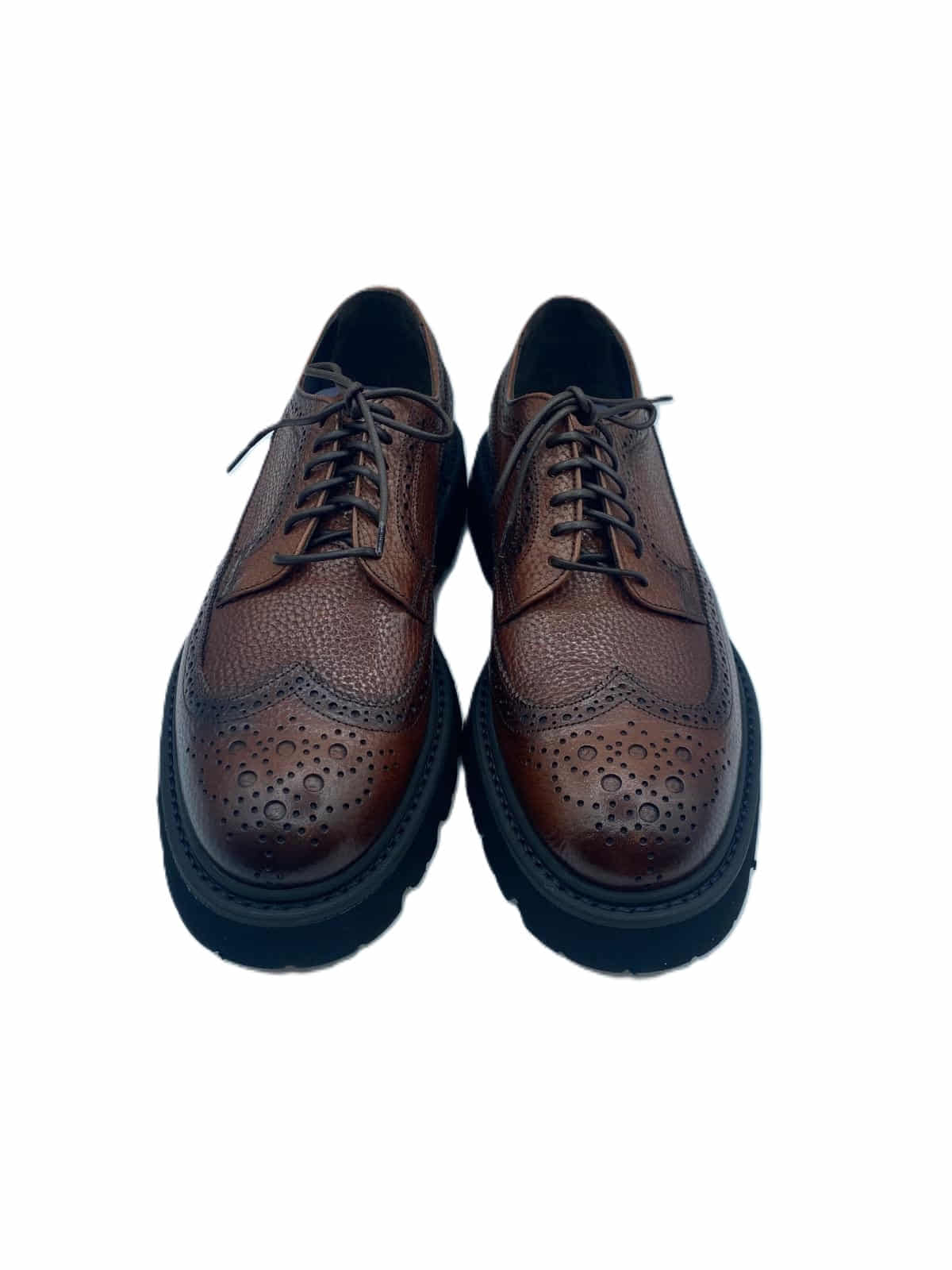 Zapato de hombre de cordones con grabado - marrón brandy 0050