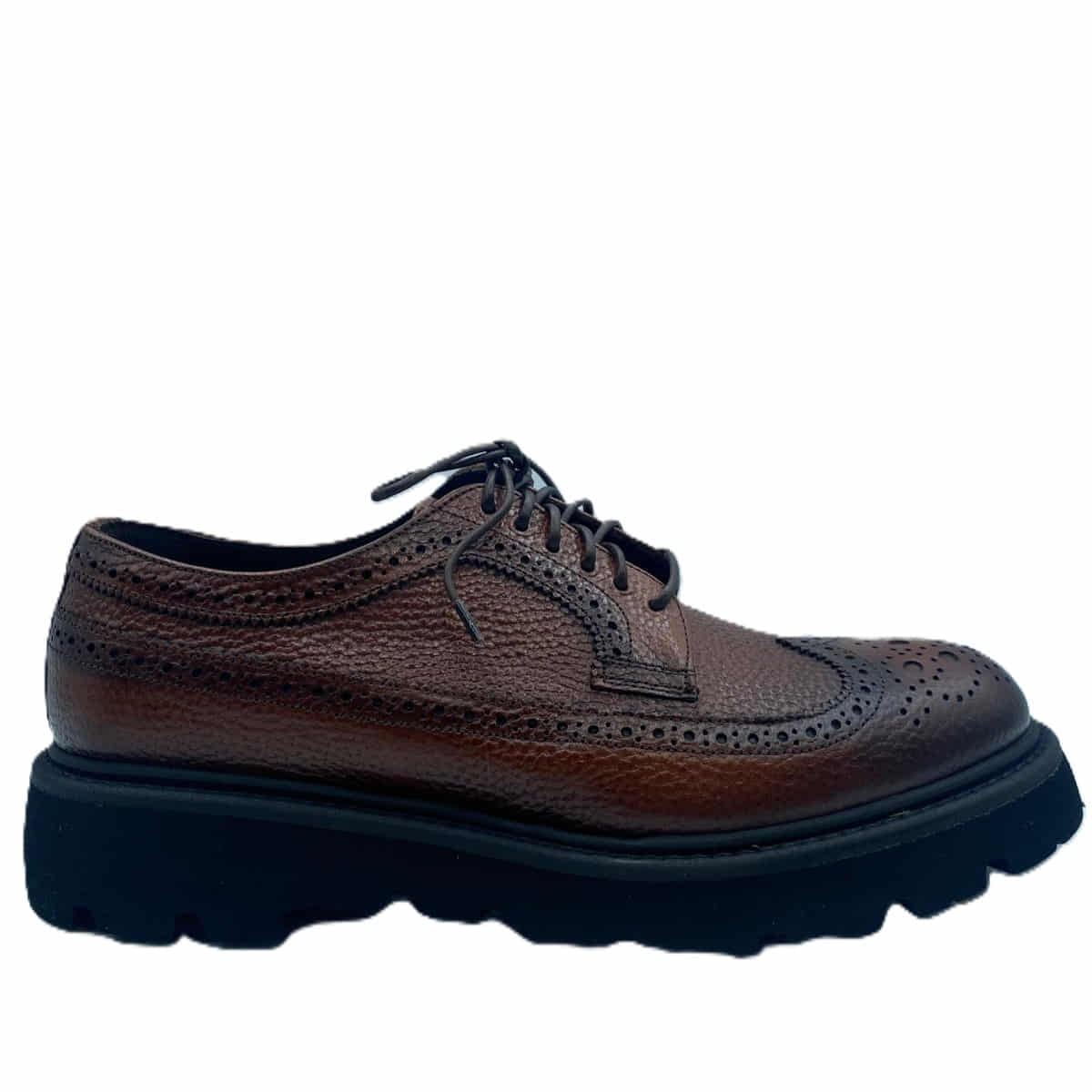 Zapato de hombre de cordones con grabado - marrón brandy 0051