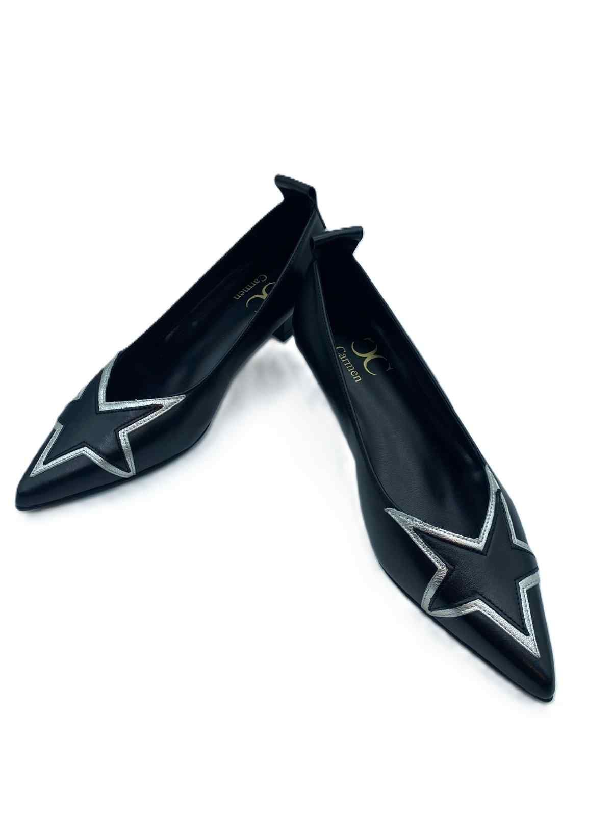 Zapato de salón tacón medio negro con estrella 0011