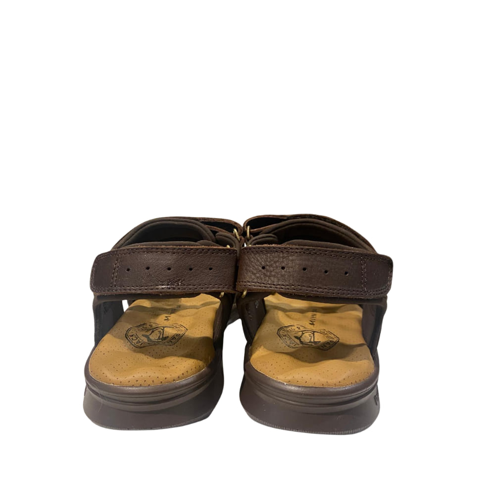 Sandalia con tira ajustable para hombre marron trasero
