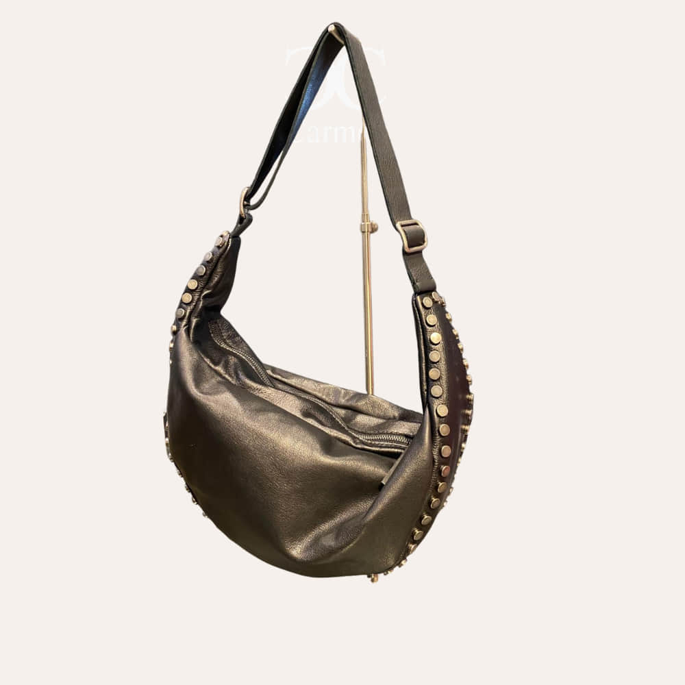 Bolso en piel de hombro con tachuelas negro de BIBA