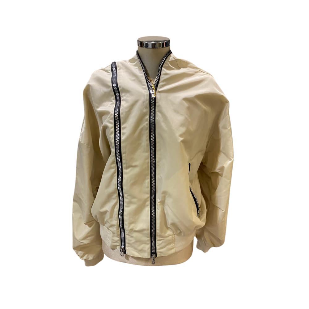 Cazadora Urban Shine para chica con cremalleras y escote en espalda.