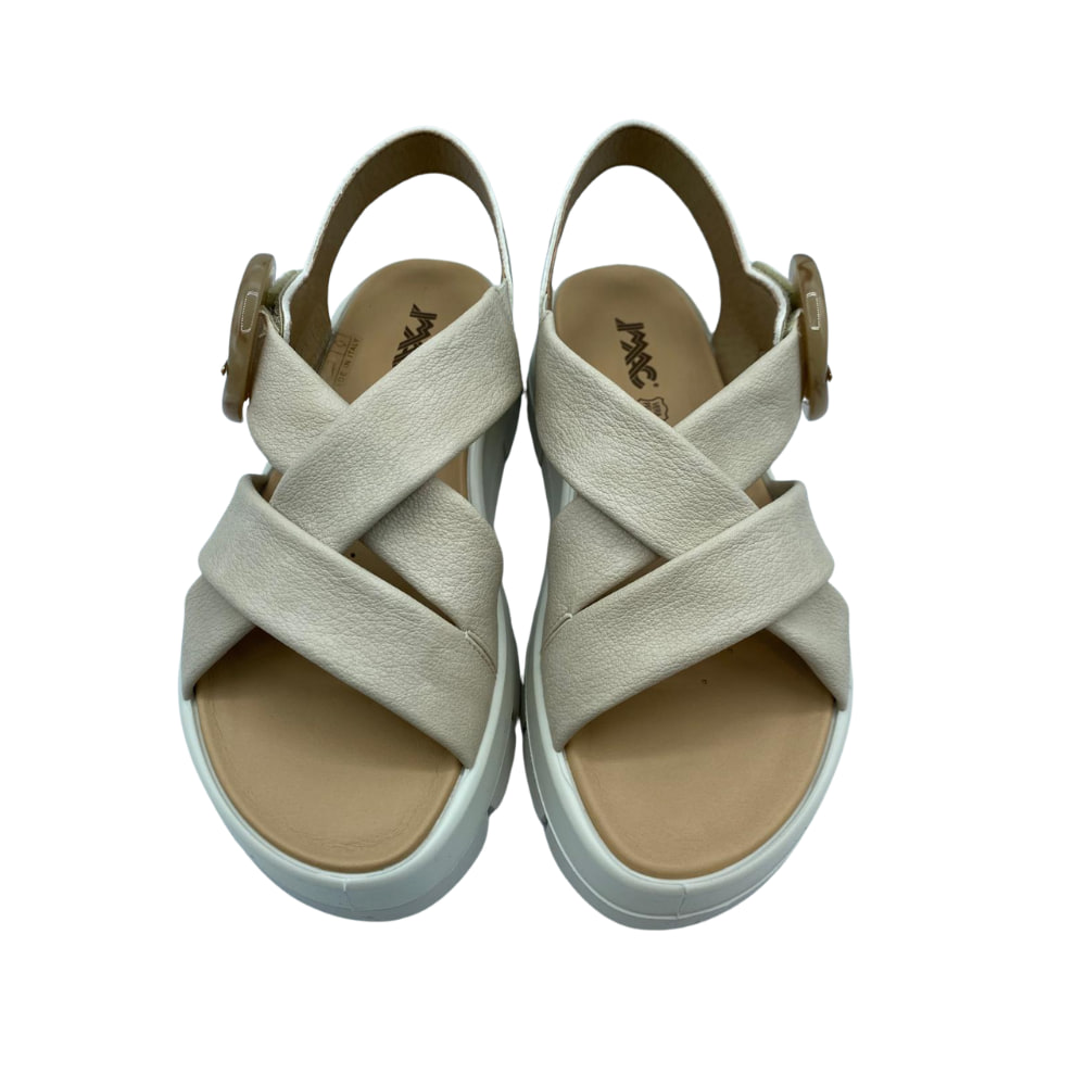 Sandalias Plataforma Cruzadas Beige frente Sandalias Plataforma Cruzadas Beige frente
