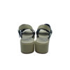 Sandalias de piel con acabado natural en beige trasera - By Carmen