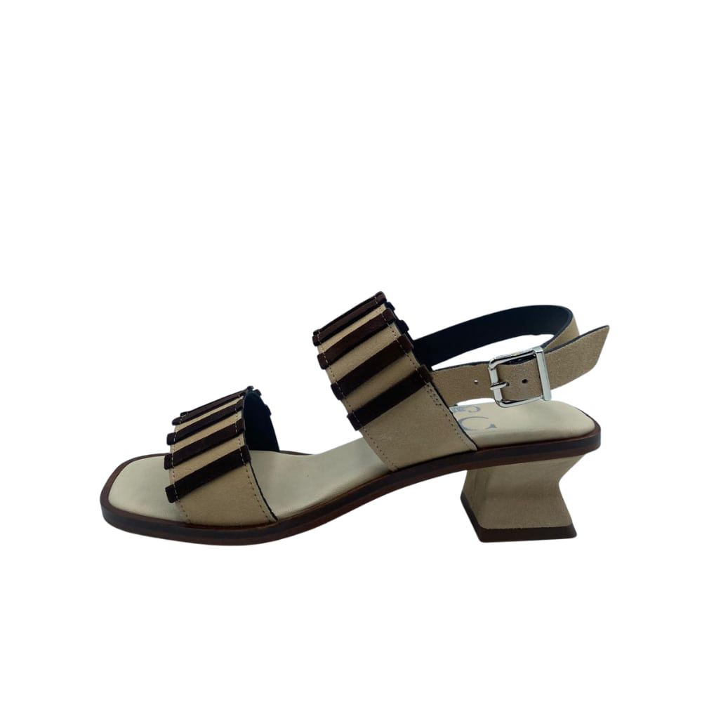 Sandalias en piel de ante beige y negro elegantes- By Carmen