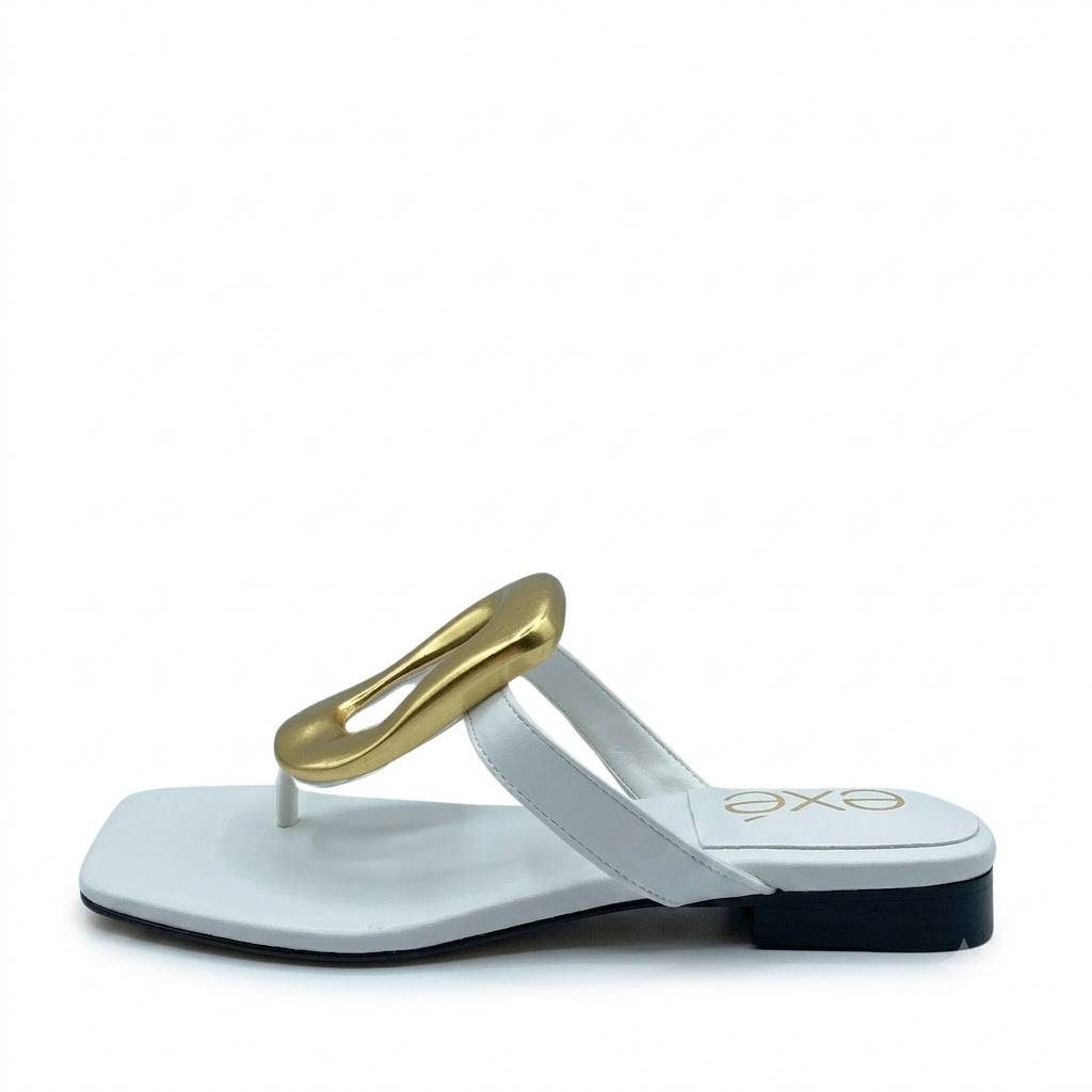 Sandalias Planas Blancas con detalle dorado de verano