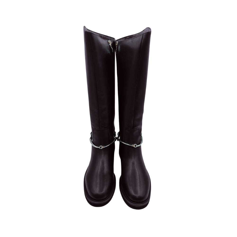 Bota de montar en piel Alma Negra frente con estribos