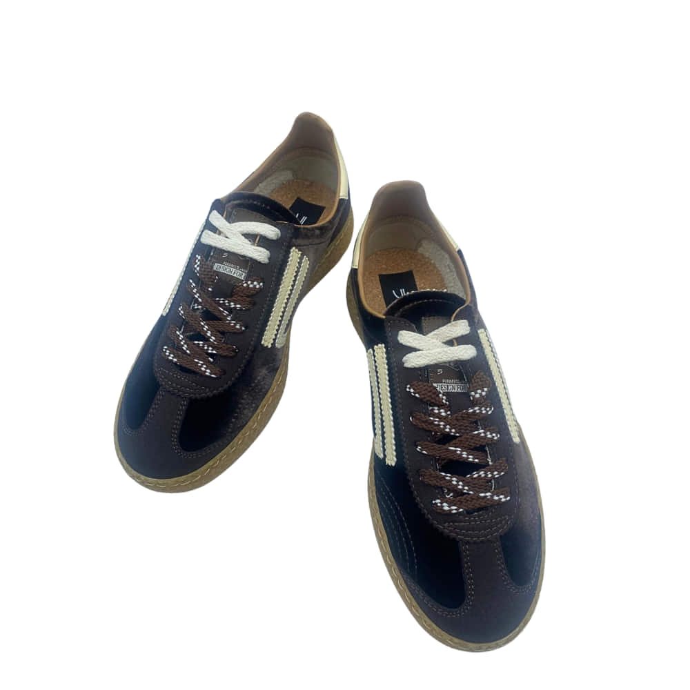 Deportivas Marrón terciopelo Puraai perfil Deportivas Marrón terciopelo Puraai perfil combinada con beige