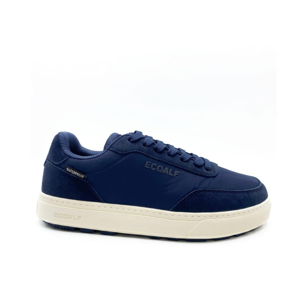 Deportivas Azul Waterproof ECOALF son impermeables, de cordones y suela blanca