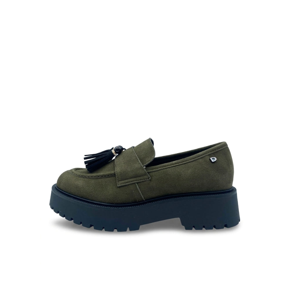Mocasín Ante Verde Kaki con Plataforma y Borlas – Donna Serena para mujer