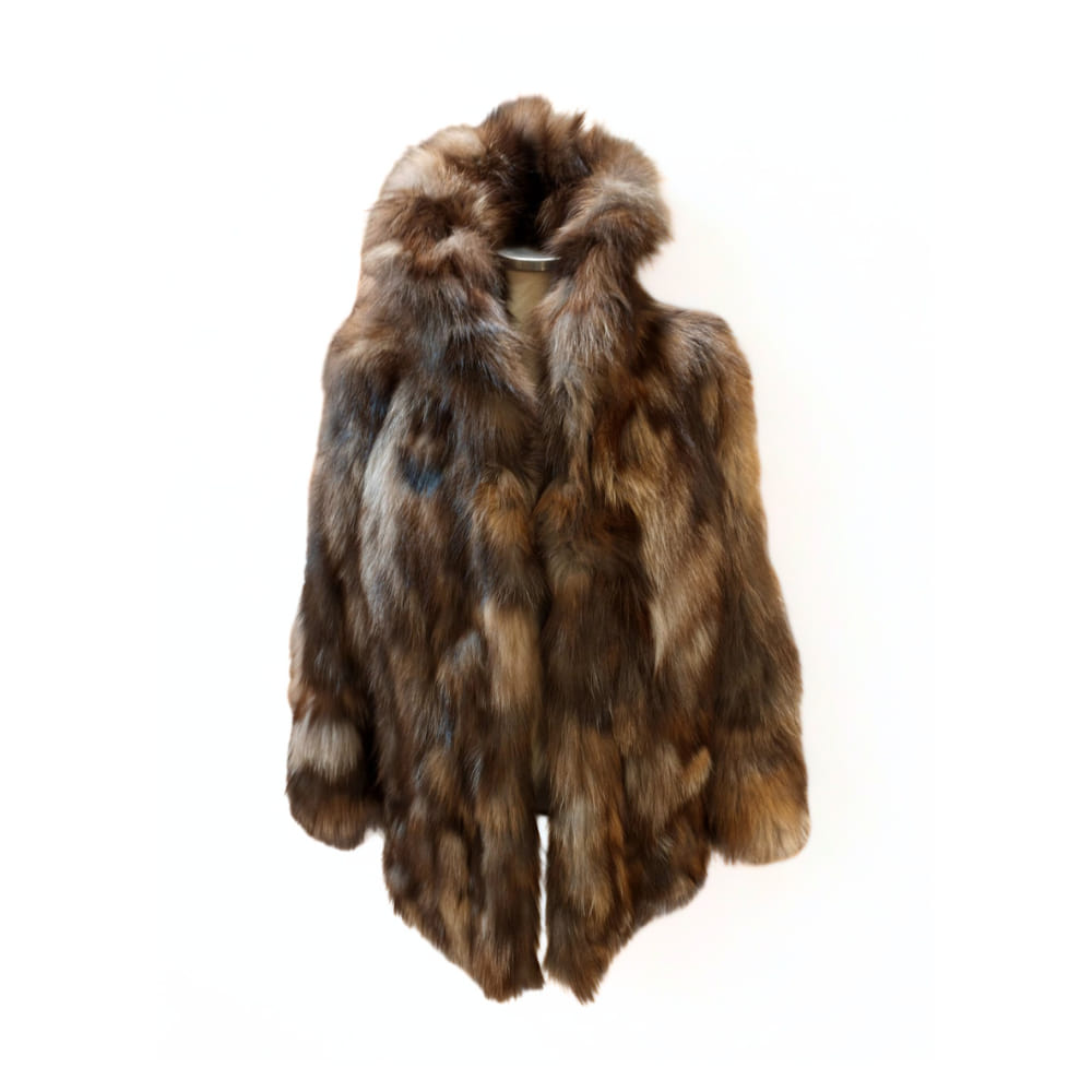 Abrigo de pelo Retail Fox en cuello alto
