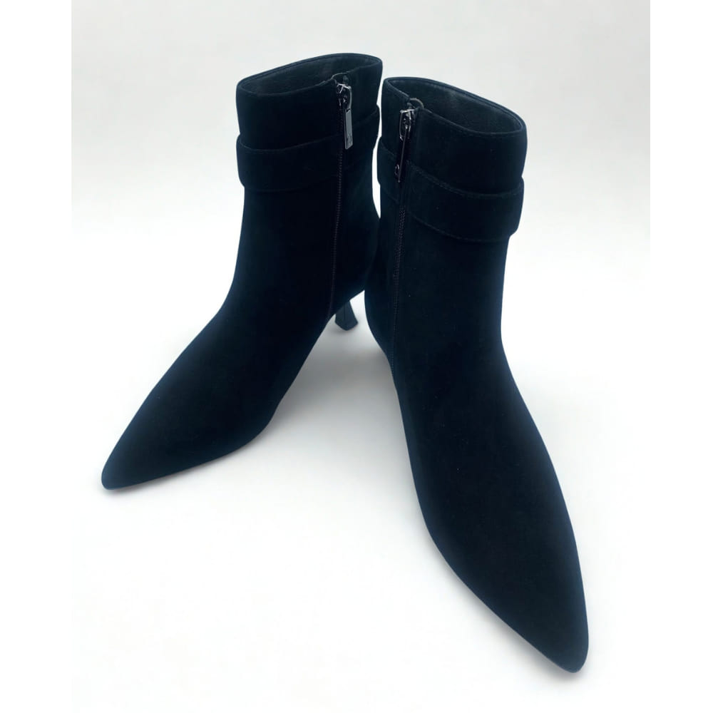 Botines en Ante Tacón medio fino Negro con detalle Donna perfil de mujer