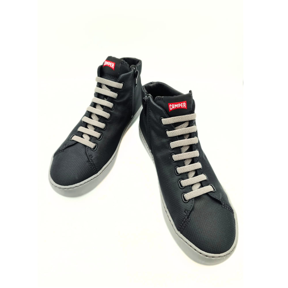 Deportivas Camper chico en Negro perfil de suela cómoda